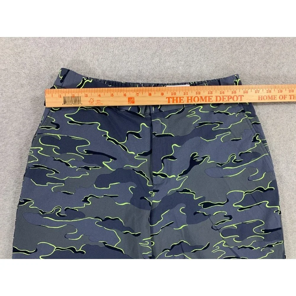 Banana Republic Quick Dry‎ Camouflage Hybrid Shorts (Men's 32) Gray